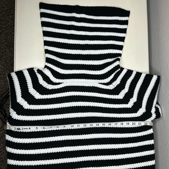 Sanctuary Jagger Cowl Neck Sweater in Black and Winter White Size Medium - Picture 4 of 12